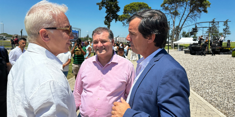 Dario Capitani Celebra el Éxito de Circo del Ánima junto a Flavio Mendoza en el Parque del Chateau